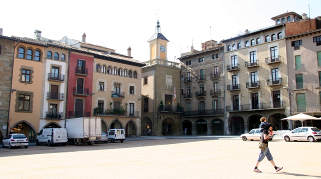 Ajuntament de Vic, a la plaça Major