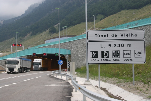 El nou túnel de Vielha, amb tres carrils, va ser inaugurat el 4 de desembre